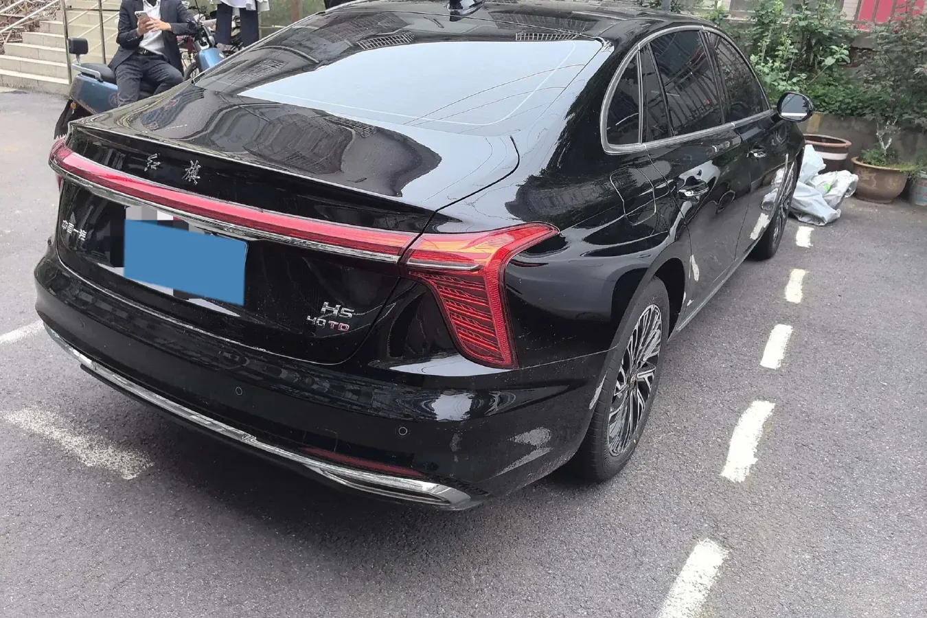 2025 HongQi H5 1.5T 169HP L4 1DHT Hybrid,autocango,china used car exporter,china ev exporter,chinese used car exporter,chinese used ev exporter