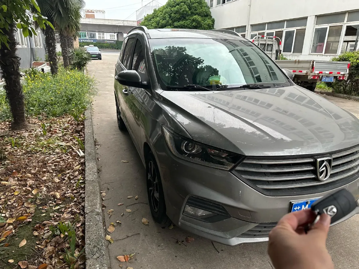 2018 BaoJun 530 1.5T 150HP L4 6MT,autocango,china used car exporter,china ev exporter,chinese used car exporter,chinese used ev exporter