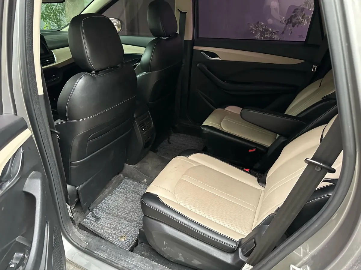 2018 BaoJun 530 1.5T 150HP L4 6MT,autocango,china used car exporter,china ev exporter,chinese used car exporter,chinese used ev exporter