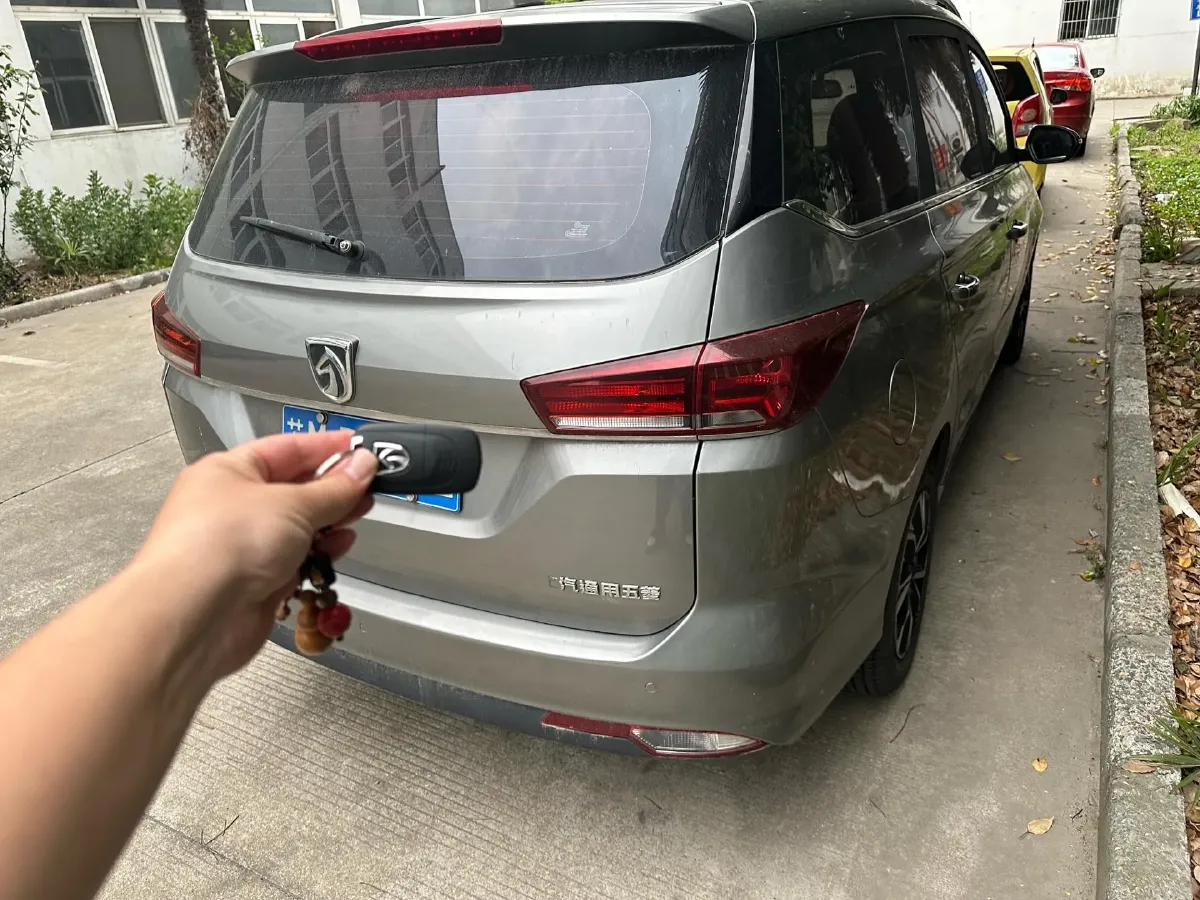 2018 BaoJun 530 1.5T 150HP L4 6MT,autocango,china used car exporter,china ev exporter,chinese used car exporter,chinese used ev exporter