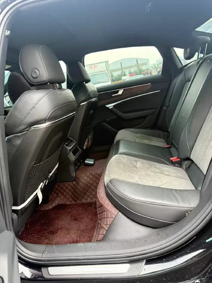 2021 Audi A6L 2.0T 190HP L4 7DCT,autocango,china used car exporter,china ev exporter,chinese used car exporter,chinese used ev exporter