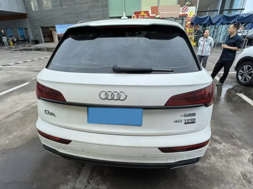 2024 Audi Q5L 2.0T 245HP L4 7DCT,autocango,china used car exporter,china ev exporter,chinese used car exporter,chinese used ev exporter