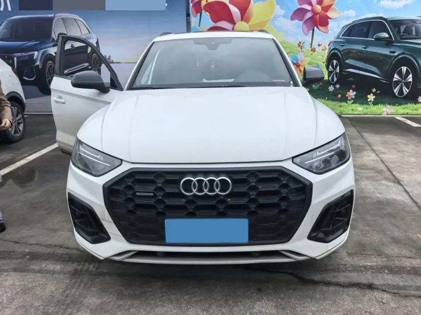 2024 Audi Q5L 2.0T 245HP L4 7DCT,autocango,china used car exporter,china ev exporter,chinese used car exporter,chinese used ev exporter