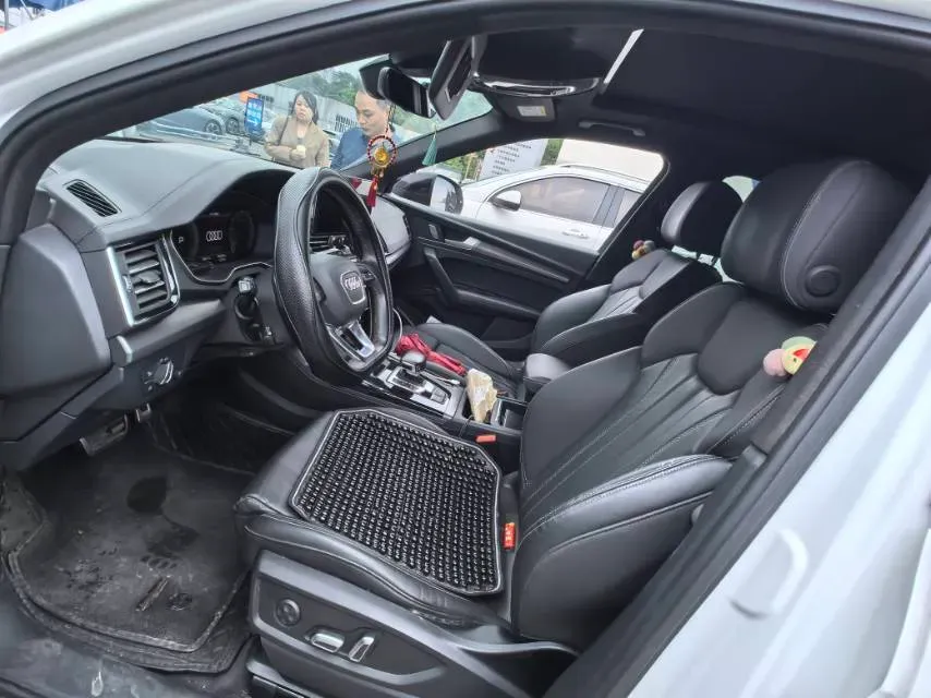 2024 Audi Q5L 2.0T 245HP L4 7DCT,autocango,china used car exporter,china ev exporter,chinese used car exporter,chinese used ev exporter