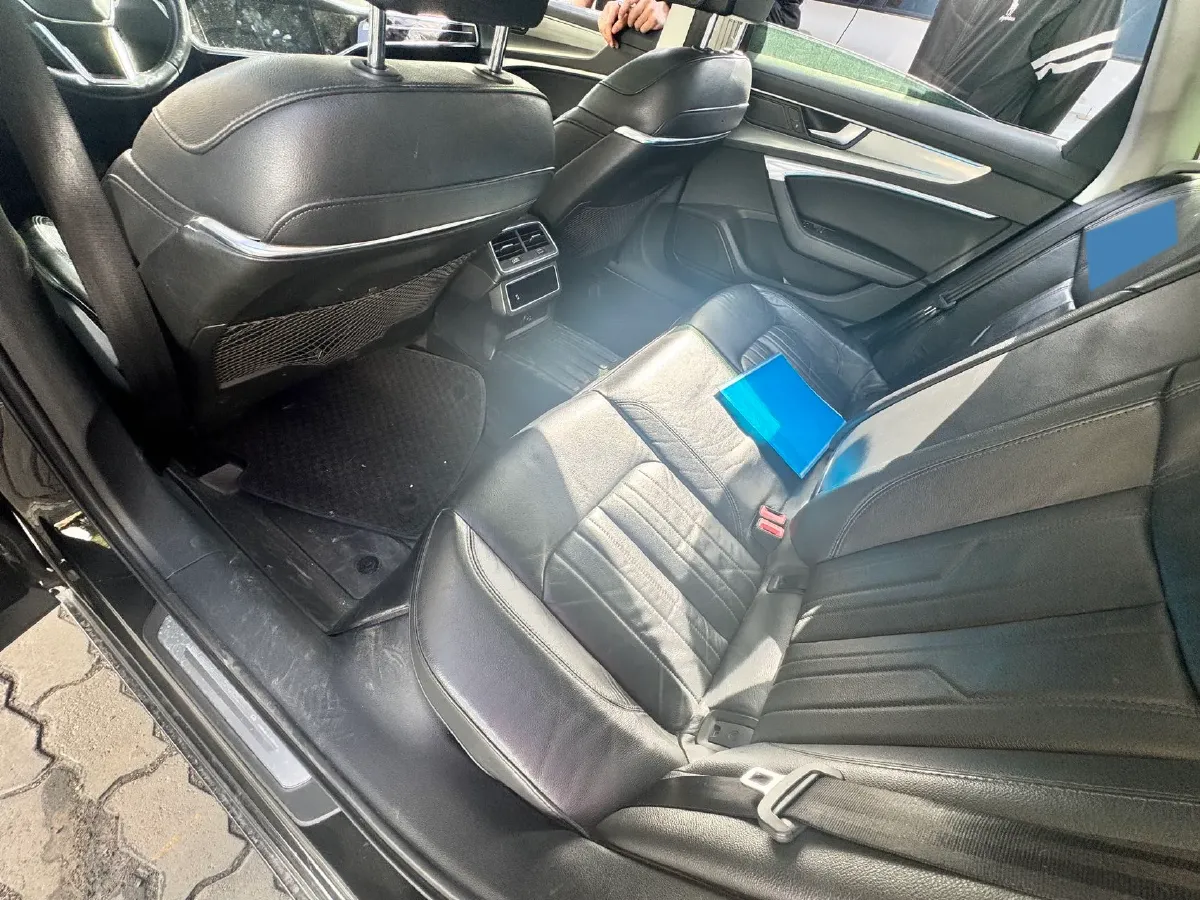 2020 Audi A6L 2.0T 224HP L4 7DCT,autocango,china used car exporter,china ev exporter,chinese used car exporter,chinese used ev exporter