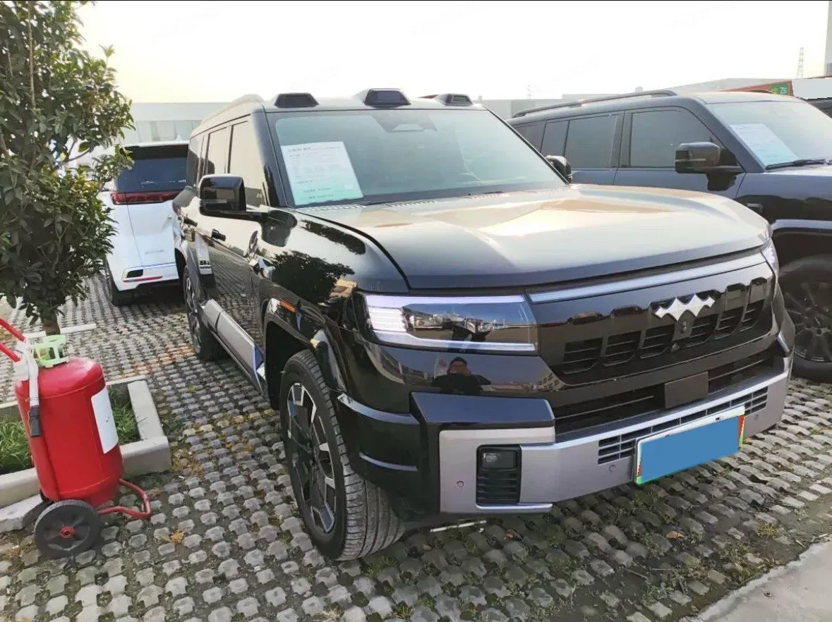 2025 FangChengBao Bao 8 2.0T 245HP L4 E-CVT PHEV 36.8KWH,autocango,china used car exporter,china ev exporter,chinese used car exporter,chinese used ev exporter