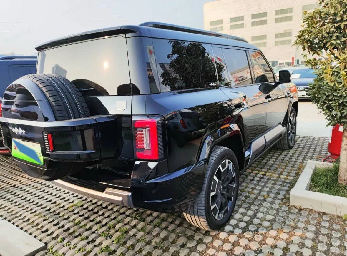 2025 FangChengBao Bao 8 2.0T 245HP L4 E-CVT PHEV 36.8KWH,autocango,china used car exporter,china ev exporter,chinese used car exporter,chinese used ev exporter