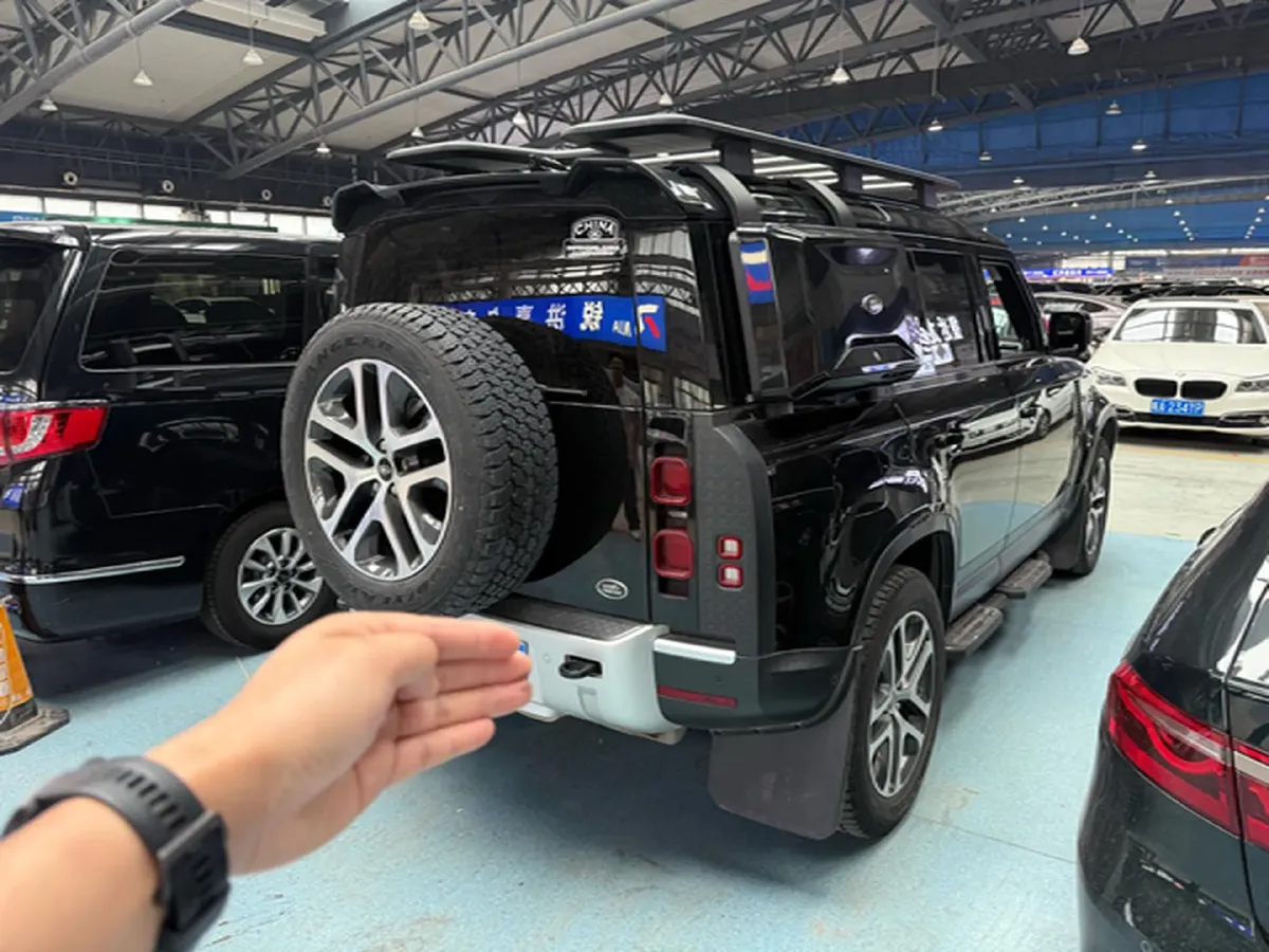 2021 Land Rover Defender 3.0T 400HP L6 8AT,autocango,china used car exporter,china ev exporter,chinese used car exporter,chinese used ev exporter