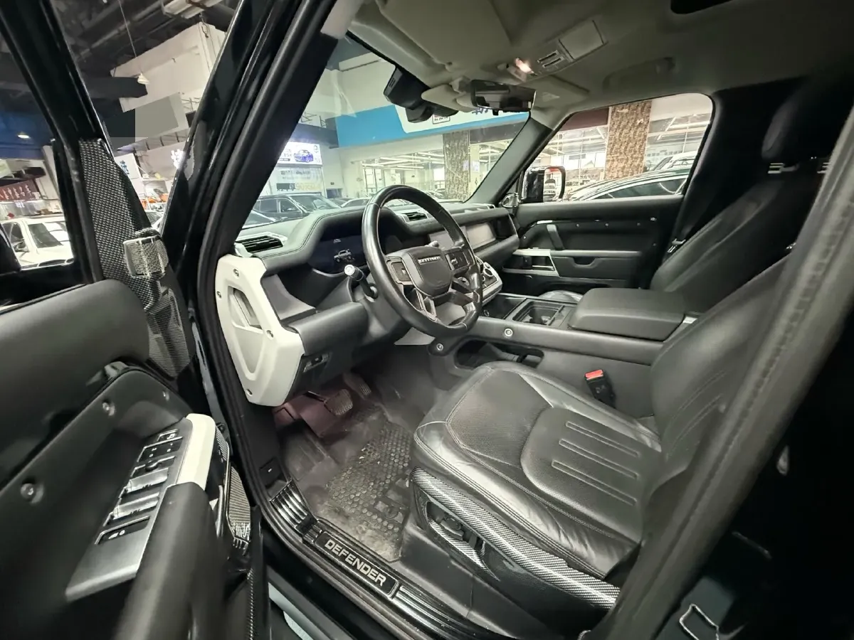 2021 Land Rover Defender 3.0T 400HP L6 8AT,autocango,china used car exporter,china ev exporter,chinese used car exporter,chinese used ev exporter
