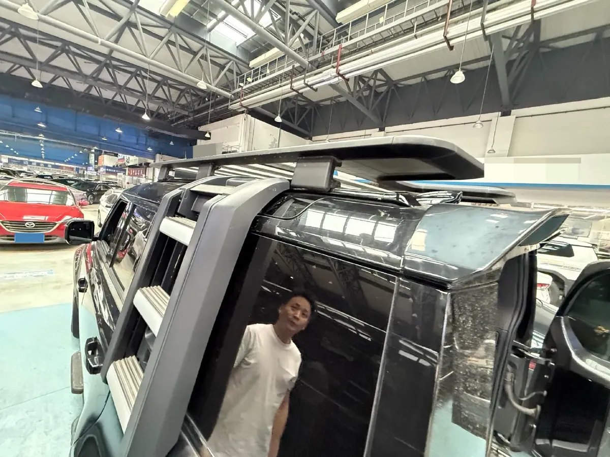 2021 Land Rover Defender 3.0T 400HP L6 8AT,autocango,china used car exporter,china ev exporter,chinese used car exporter,chinese used ev exporter