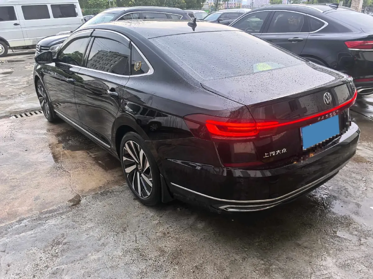 2024 Volkswagen Passat 2.0T 220HP L4 7DCT,autocango,china used car exporter,china ev exporter,chinese used car exporter,chinese used ev exporter