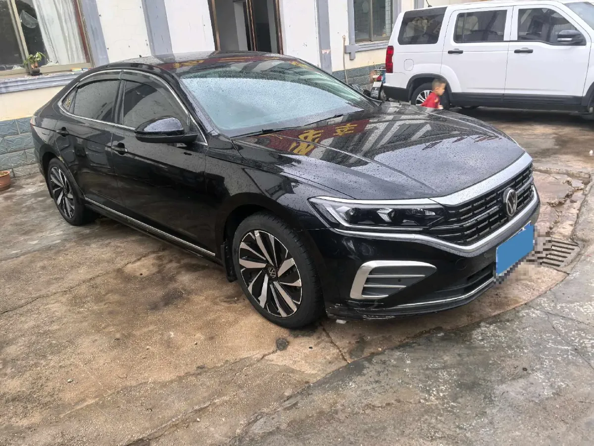 2024 Volkswagen Passat 2.0T 220HP L4 7DCT,autocango,china used car exporter,china ev exporter,chinese used car exporter,chinese used ev exporter