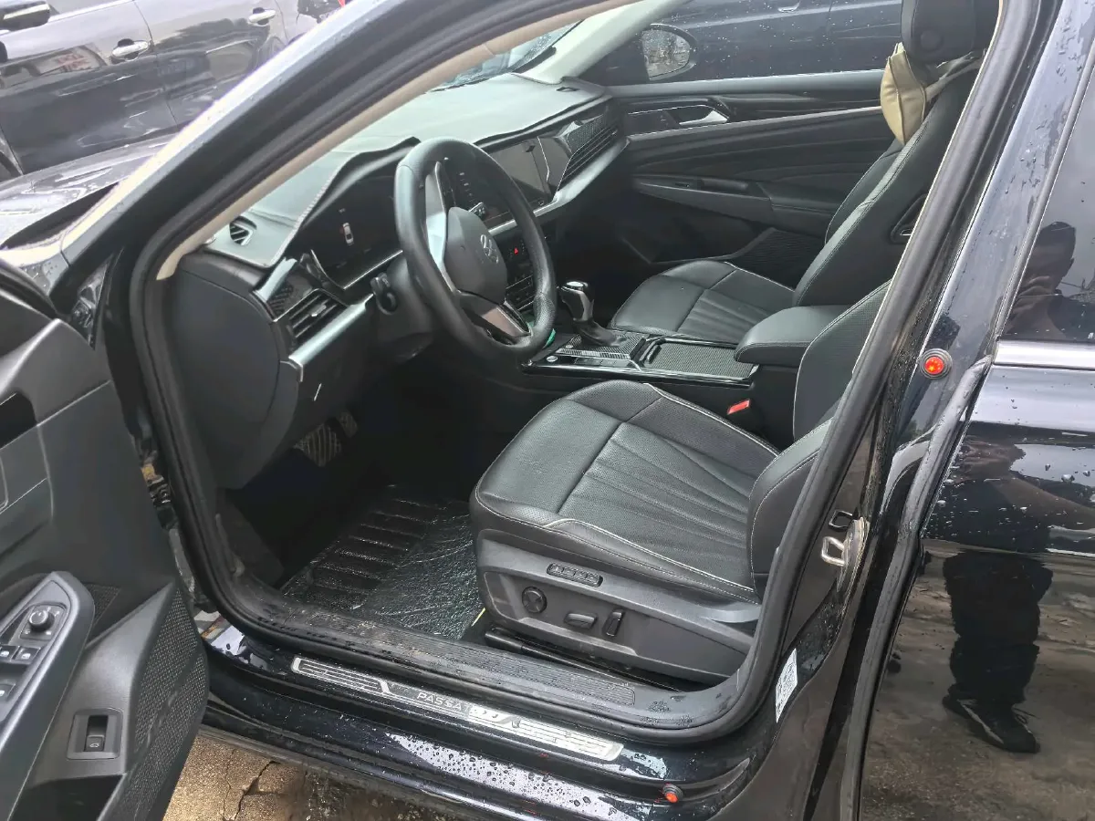 2024 Volkswagen Passat 2.0T 220HP L4 7DCT,autocango,china used car exporter,china ev exporter,chinese used car exporter,chinese used ev exporter