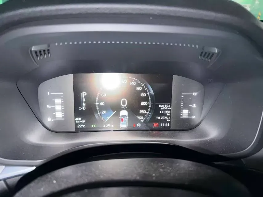 2021 Volvo XC60 2.0T 250HP L4 8AT,autocango,china used car exporter,china ev exporter,chinese used car exporter,chinese used ev exporter