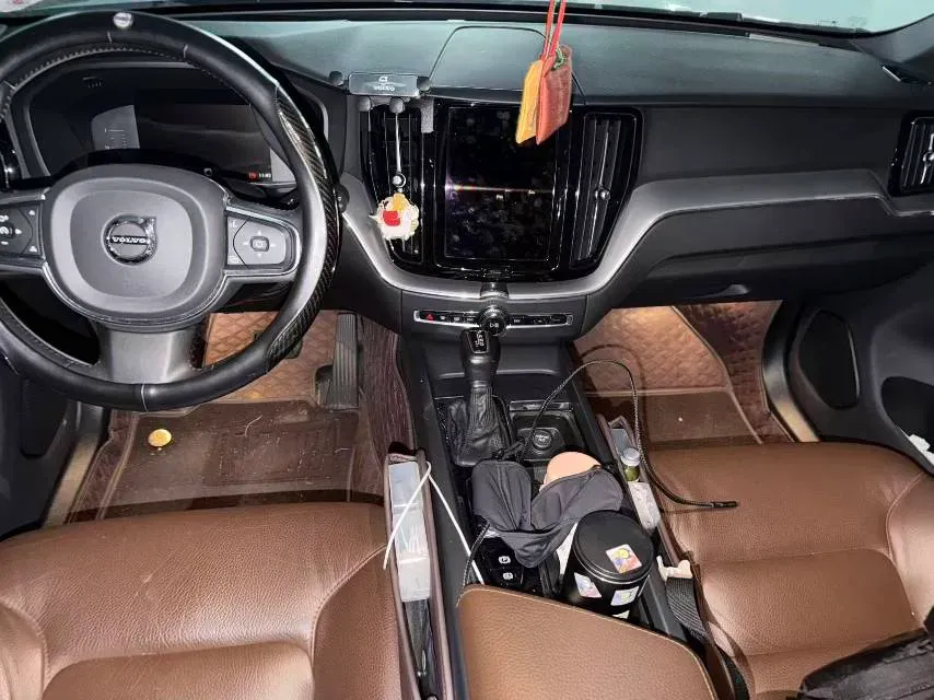 2021 Volvo XC60 2.0T 250HP L4 8AT,autocango,china used car exporter,china ev exporter,chinese used car exporter,chinese used ev exporter