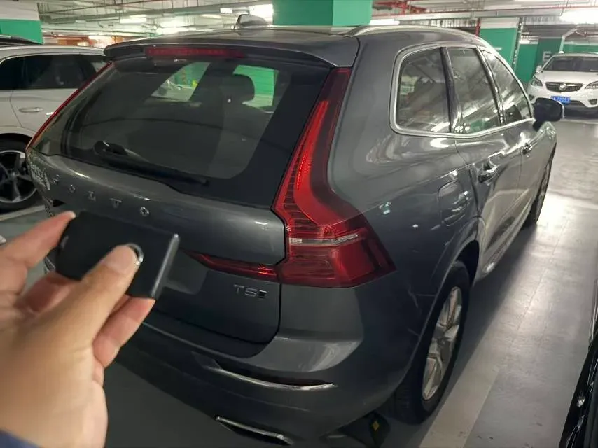 2021 Volvo XC60 2.0T 250HP L4 8AT,autocango,china used car exporter,china ev exporter,chinese used car exporter,chinese used ev exporter
