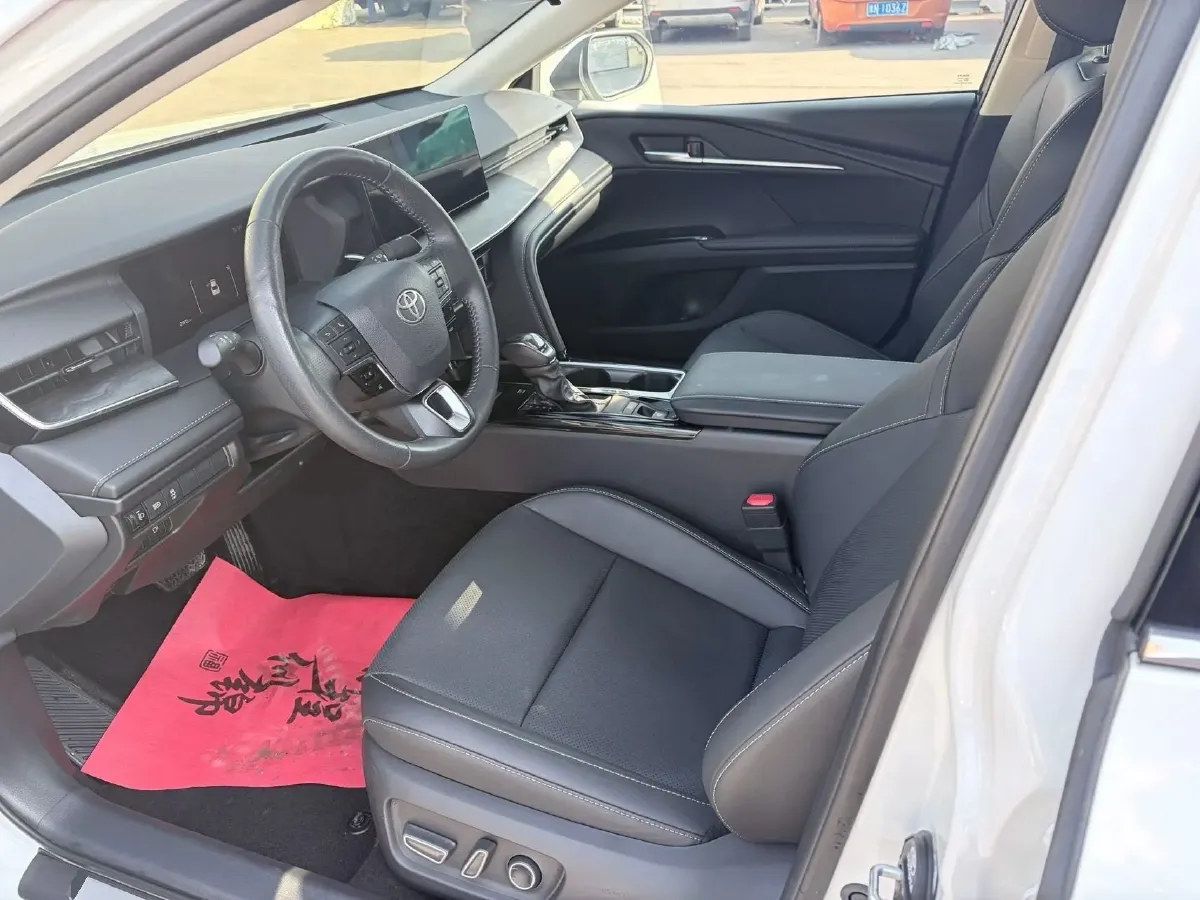 2024 Toyota Camry 2.0L 152HP L4 E-CVT Hybrid,autocango,china used car exporter,china ev exporter,chinese used car exporter,chinese used ev exporter