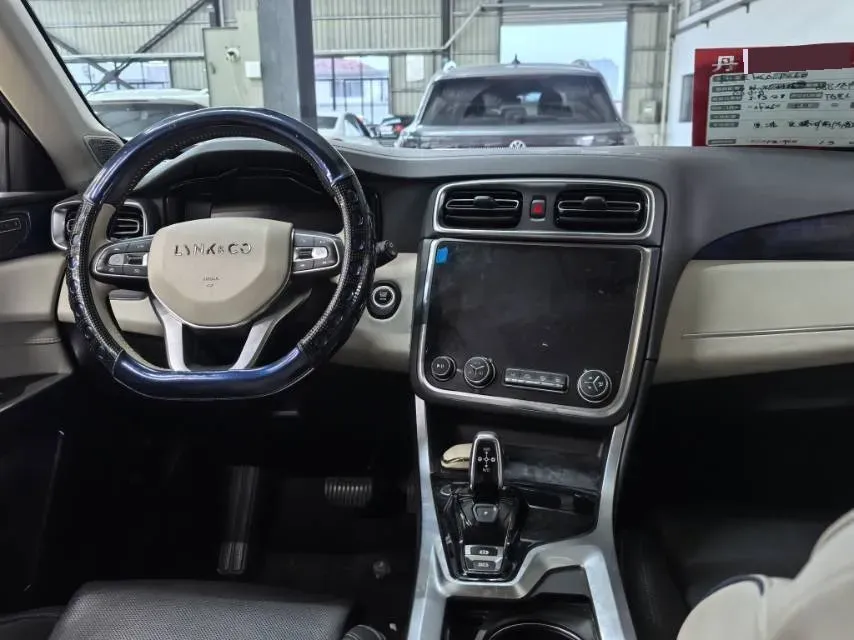 2020 LYNK&CO 01 2.0T 190HP L4 6AT,autocango,china used car exporter,china ev exporter,chinese used car exporter,chinese used ev exporter