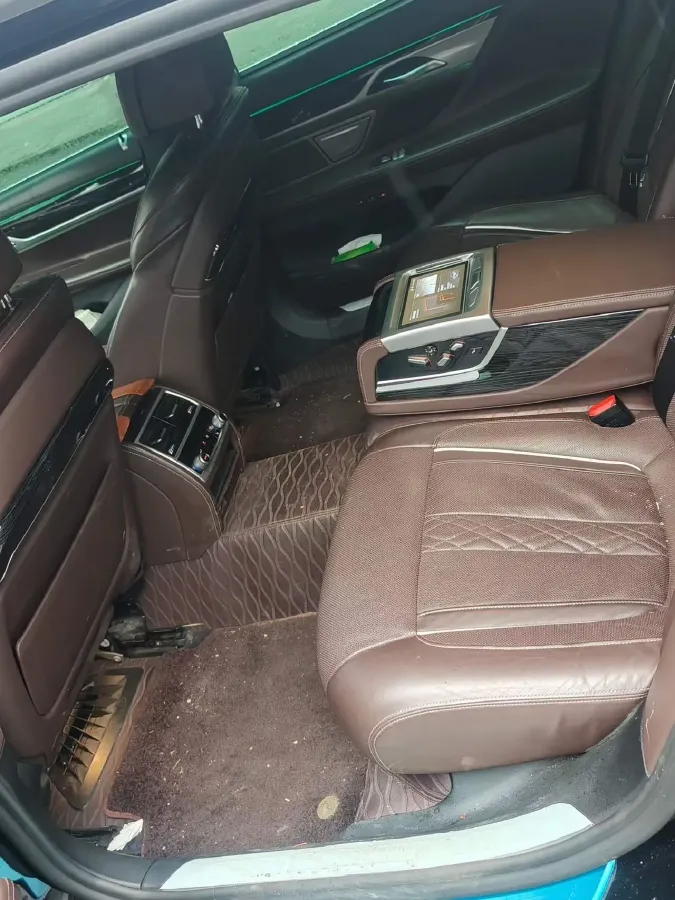 2019 BMW 7 Series 2.0T 265HP L4 8AT,autocango,china used car exporter,china ev exporter,chinese used car exporter,chinese used ev exporter