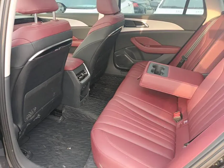 2025 HongQi H5 1.5T 169HP L4 1DHT Hybrid,autocango,china used car exporter,china ev exporter,chinese used car exporter,chinese used ev exporter