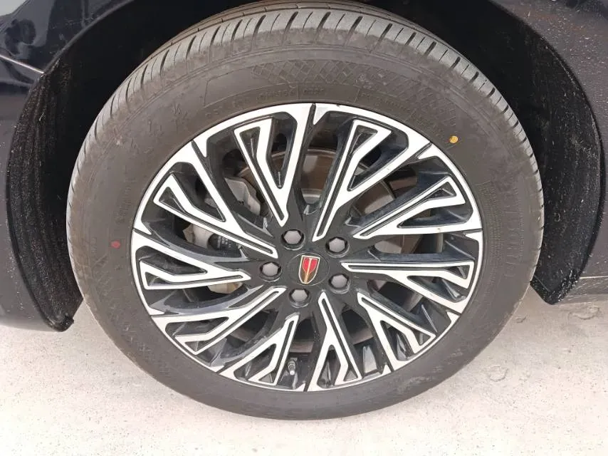 2025 HongQi H5 1.5T 169HP L4 1DHT Hybrid,autocango,china used car exporter,china ev exporter,chinese used car exporter,chinese used ev exporter