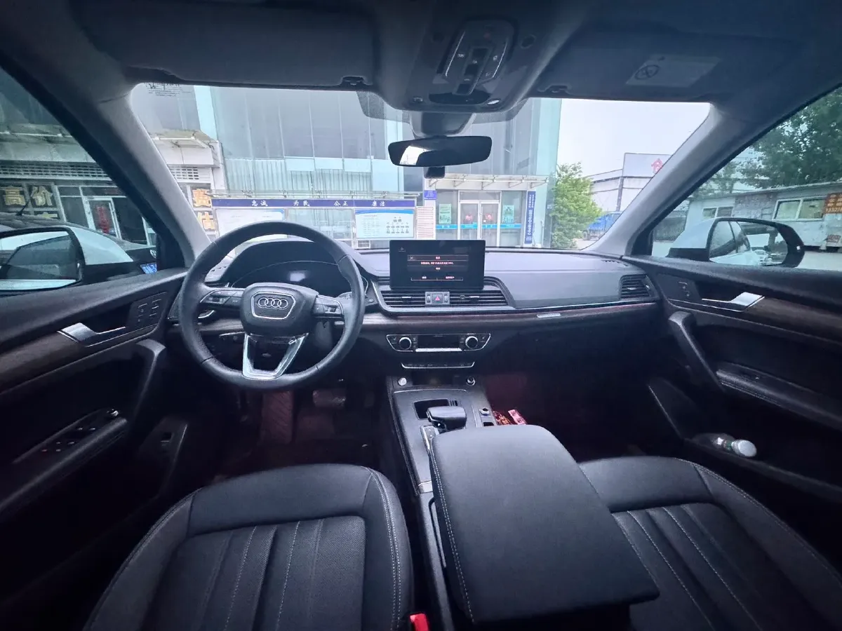 2023 Audi Q5L 2.0T 190HP L4 7DCT,autocango,china used car exporter,china ev exporter,chinese used car exporter,chinese used ev exporter