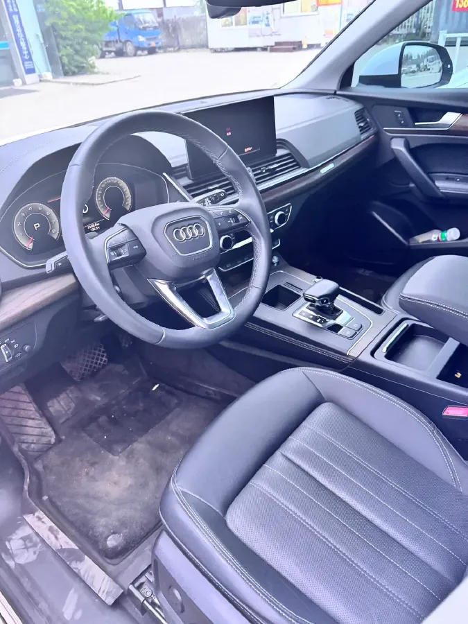 2023 Audi Q5L 2.0T 190HP L4 7DCT,autocango,china used car exporter,china ev exporter,chinese used car exporter,chinese used ev exporter