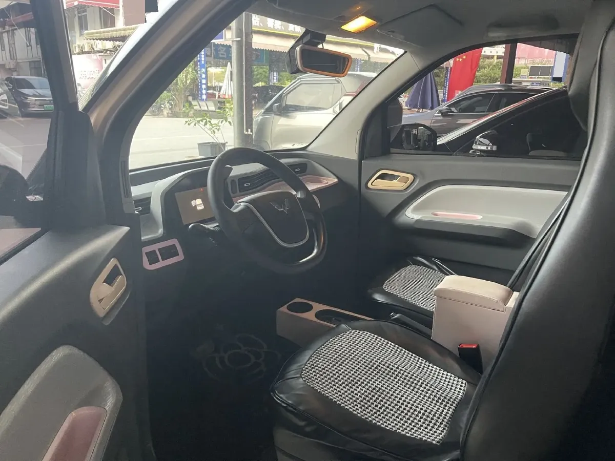 2022 WuLing HongGuang MINI EV BEV 13.8KWH,autocango,china used car exporter,china ev exporter,chinese used car exporter,chinese used ev exporter