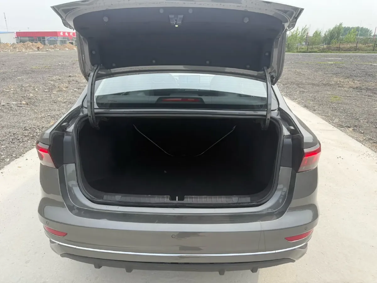 2026 Geely Emgrand 1.5L 120HP L4 5MT,autocango,china used car exporter,china ev exporter,chinese used car exporter,chinese used ev exporter