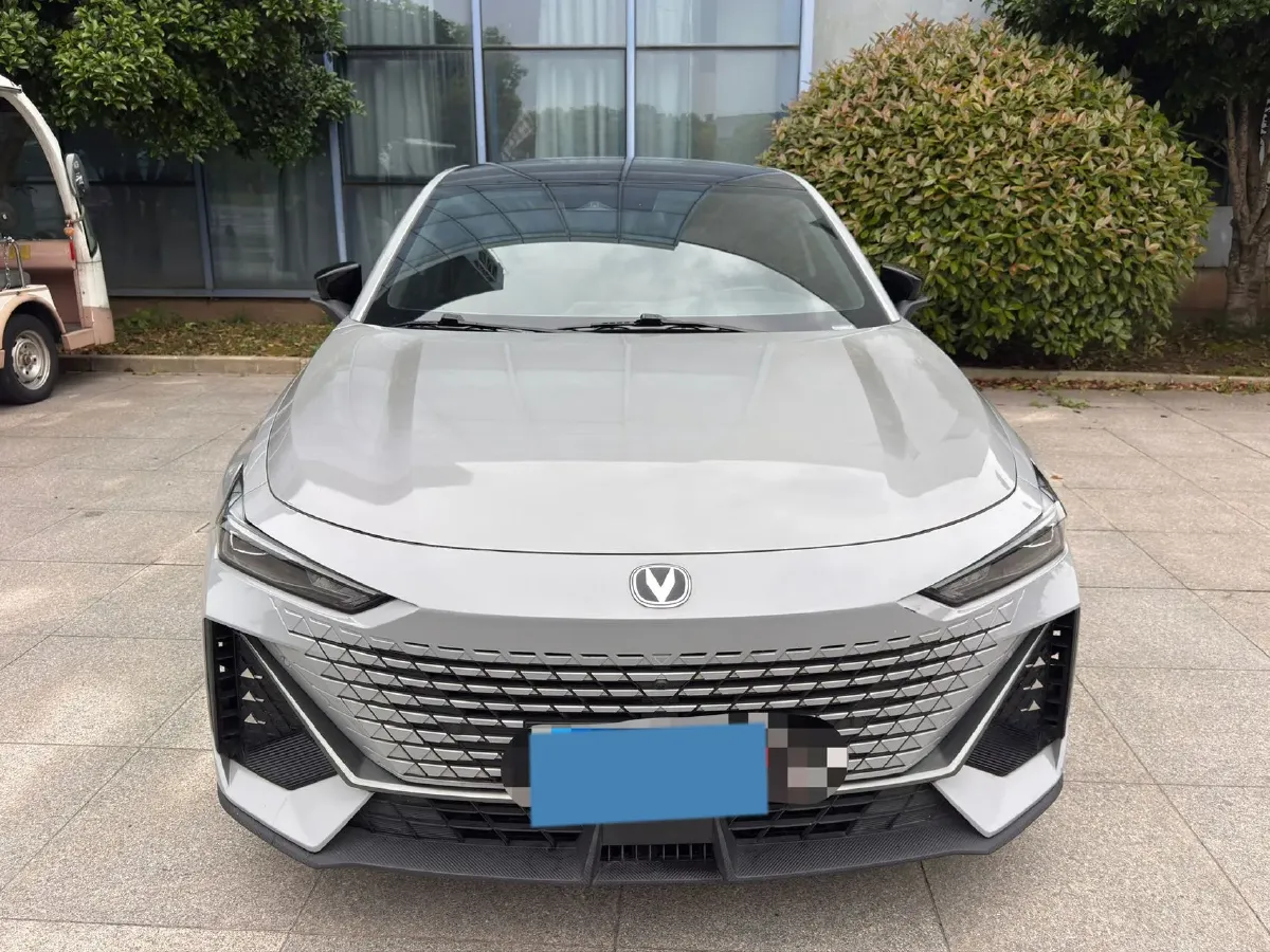 2023 ChangAn UNI-V 1.5T 188HP L4 7DCT,autocango,china used car exporter,china ev exporter,chinese used car exporter,chinese used ev exporter