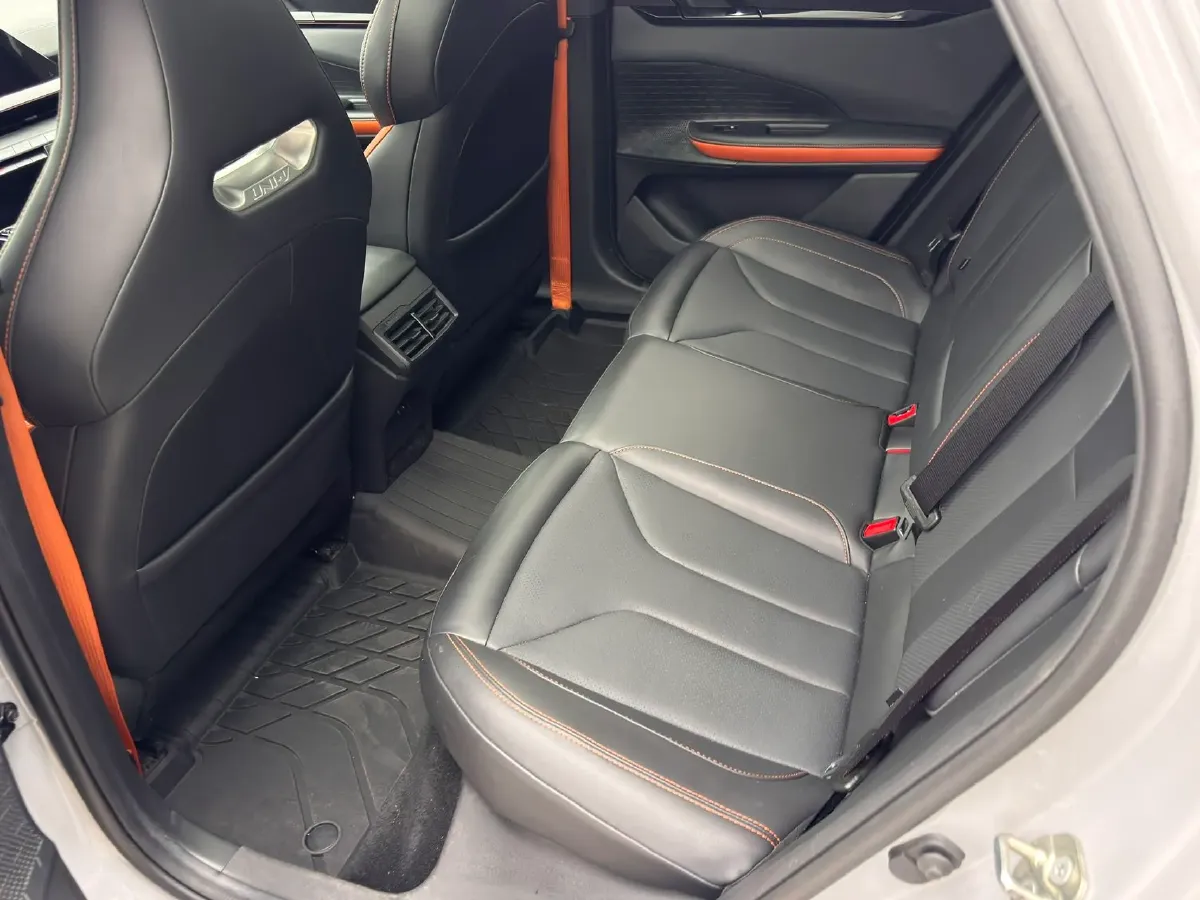 2023 ChangAn UNI-V 1.5T 188HP L4 7DCT,autocango,china used car exporter,china ev exporter,chinese used car exporter,chinese used ev exporter