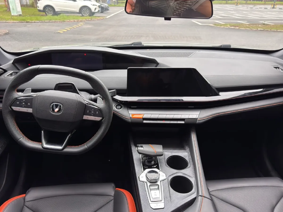 2023 ChangAn UNI-V 1.5T 188HP L4 7DCT,autocango,china used car exporter,china ev exporter,chinese used car exporter,chinese used ev exporter