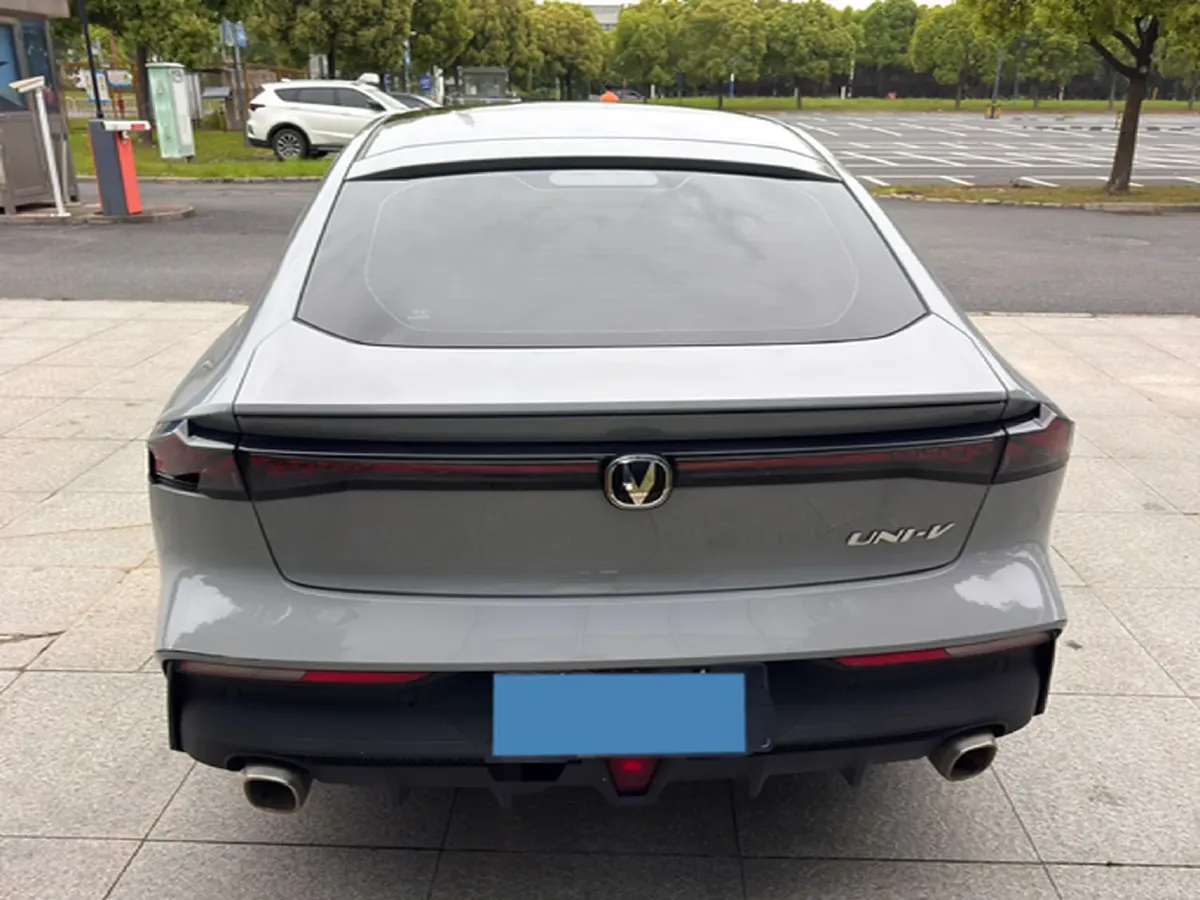 2023 ChangAn UNI-V 1.5T 188HP L4 7DCT,autocango,china used car exporter,china ev exporter,chinese used car exporter,chinese used ev exporter