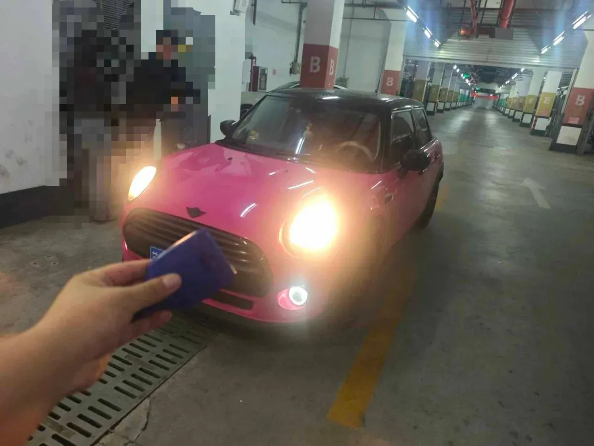 2020 MINI MINI 1.5T 102HP L3 7DCT,autocango,china used car exporter,china ev exporter,chinese used car exporter,chinese used ev exporter