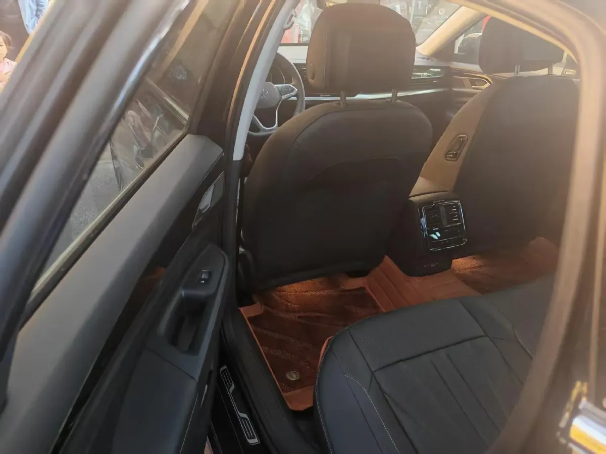 2025 Volkswagen Passat 2.0T 220HP L4 7DCT,autocango,china used car exporter,china ev exporter,chinese used car exporter,chinese used ev exporter