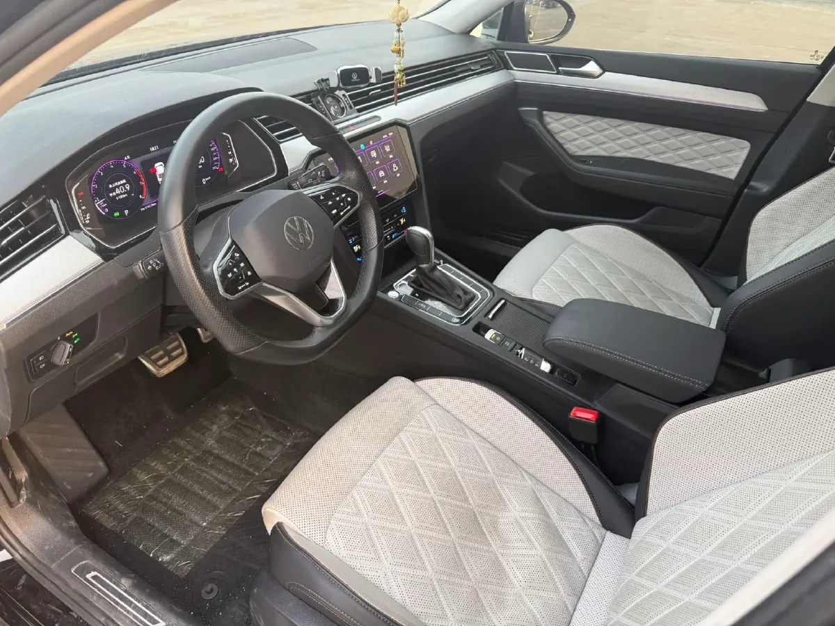 2023 Volkswagen Magotan 2.0T 186HP L4 7DCT,autocango,china used car exporter,china ev exporter,chinese used car exporter,chinese used ev exporter