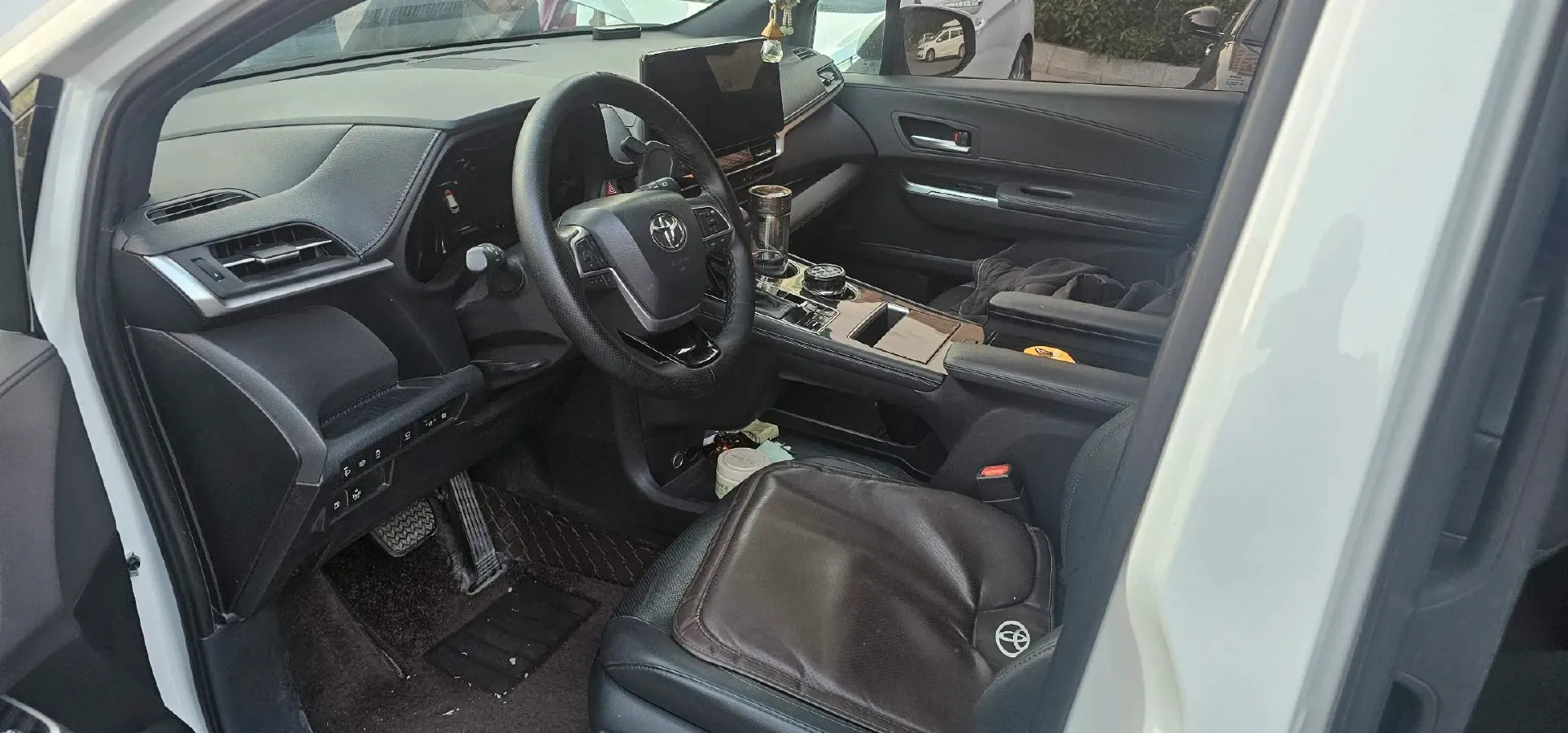 2023 Toyota Sienna 2.5L 189HP L4 E-CVT Hybrid,autocango,china used car exporter,china ev exporter,chinese used car exporter,chinese used ev exporter