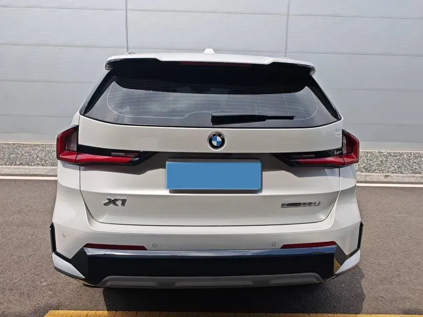 2025 BMW X1 2.0T 204HP L4 7DCT,autocango,china used car exporter,china ev exporter,chinese used car exporter,chinese used ev exporter