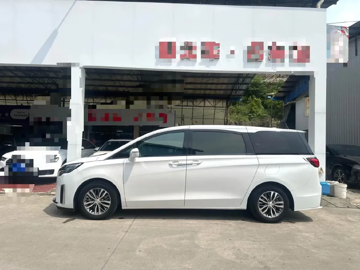 2022 Buick GL8 2.0T 237HP L4 9AT,autocango,china used car exporter,china ev exporter,chinese used car exporter,chinese used ev exporter