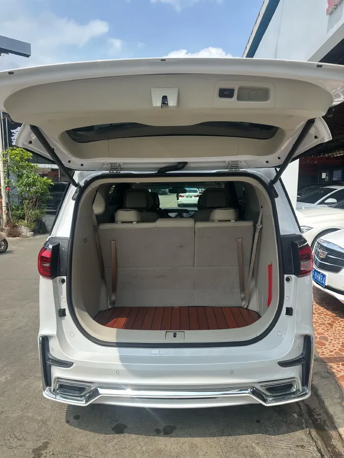 2022 Buick GL8 2.0T 237HP L4 9AT,autocango,china used car exporter,china ev exporter,chinese used car exporter,chinese used ev exporter