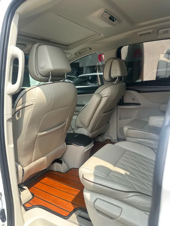 2022 Buick GL8 2.0T 237HP L4 9AT,autocango,china used car exporter,china ev exporter,chinese used car exporter,chinese used ev exporter