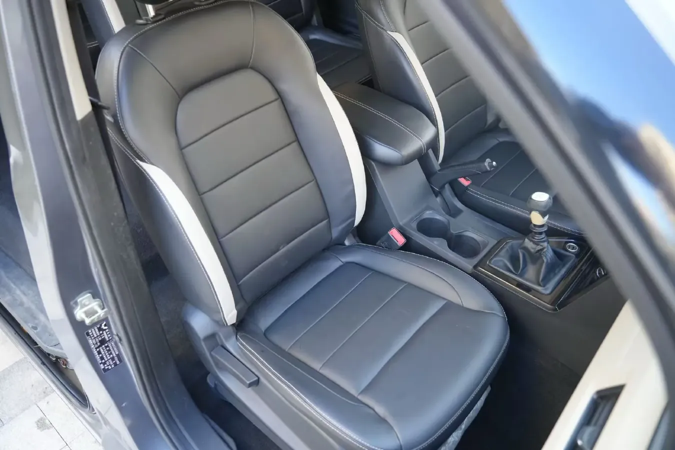 2021 WuLing ZhengChen 1.5T 147HP L4 6MT,autocango,china used car exporter,china ev exporter,chinese used car exporter,chinese used ev exporter