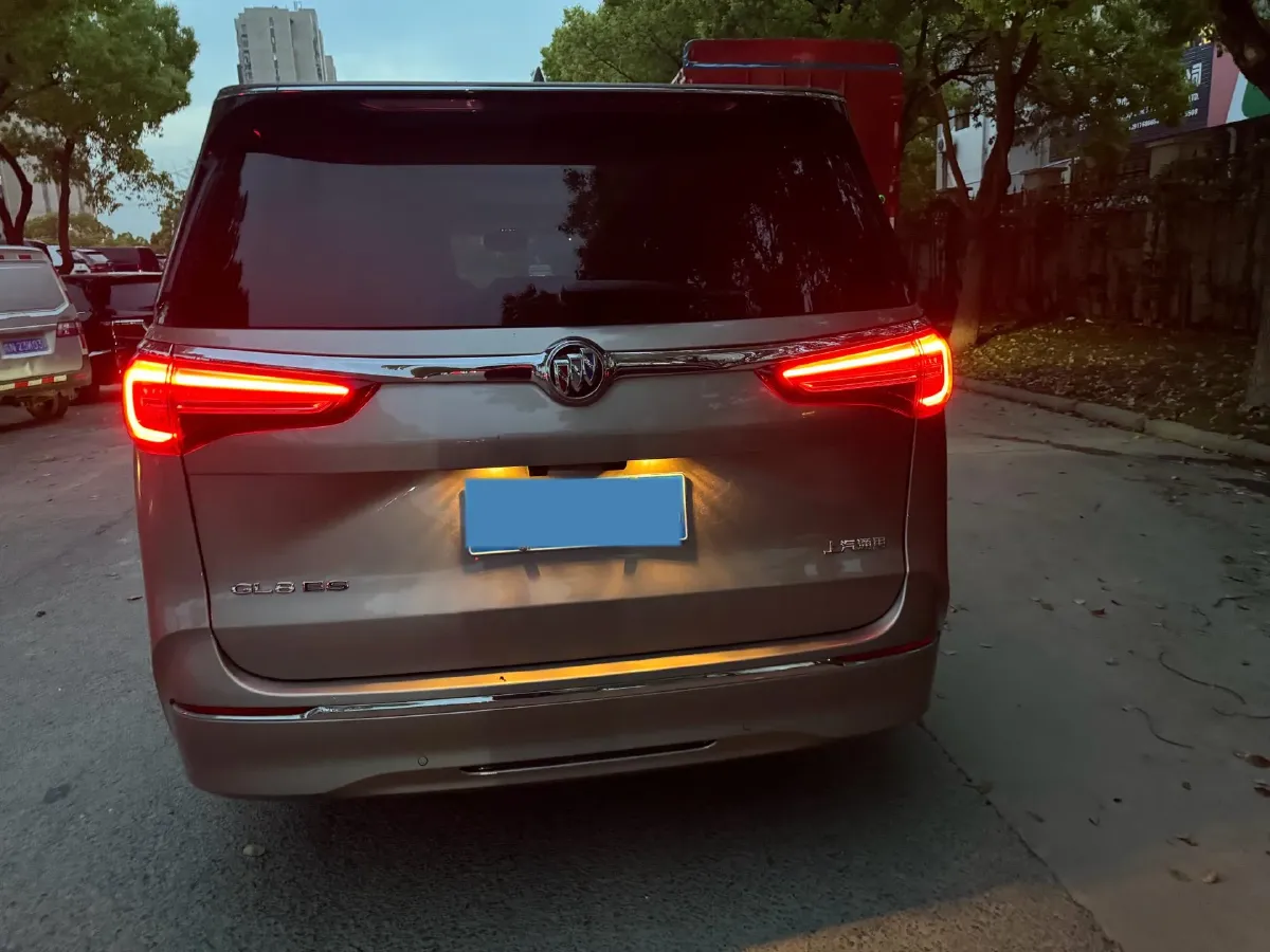 2023 Buick GL8 2.0T 237HP L4 9AT,autocango,china used car exporter,china ev exporter,chinese used car exporter,chinese used ev exporter