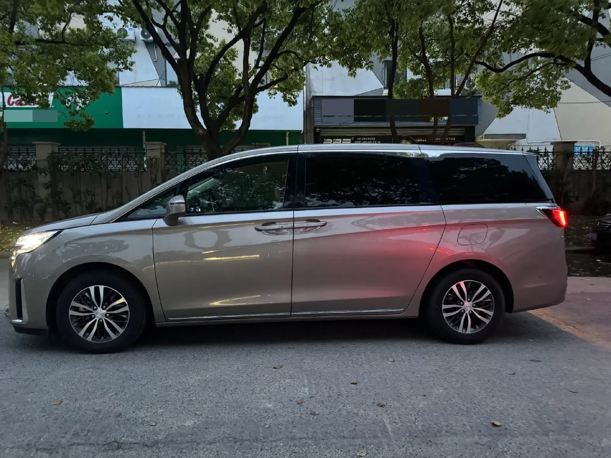 2023 Buick GL8 2.0T 237HP L4 9AT,autocango,china used car exporter,china ev exporter,chinese used car exporter,chinese used ev exporter