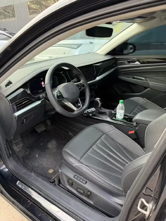 2024 Volkswagen Passat 2.0T 220HP L4 7DCT,autocango,china used car exporter,china ev exporter,chinese used car exporter,chinese used ev exporter