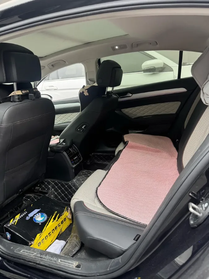 2023 Volkswagen Magotan 2.0T 186HP L4 7DCT,autocango,china used car exporter,china ev exporter,chinese used car exporter,chinese used ev exporter