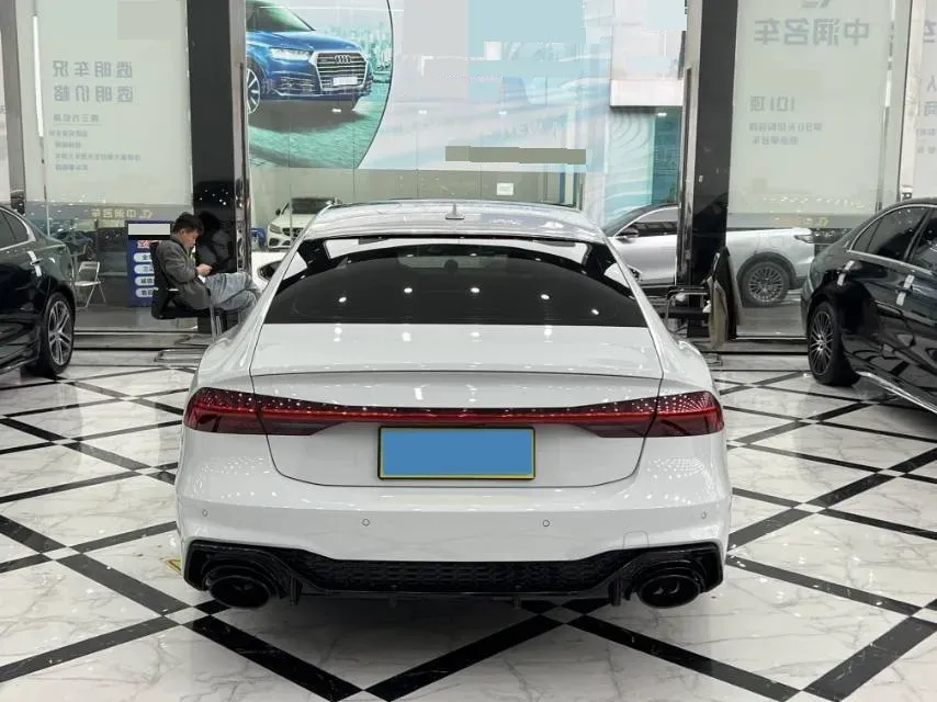 2021 Audi A7 2.0T 245HP L4 7DCT,autocango,china used car exporter,china ev exporter,chinese used car exporter,chinese used ev exporter