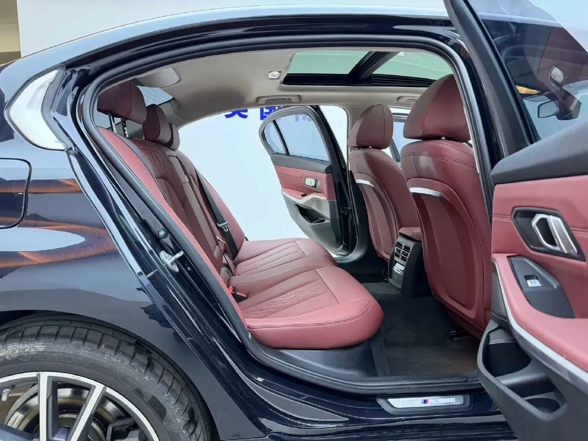 2023 BMW 3 Series 2.0T 156HP L4 8AT,autocango,china used car exporter,china ev exporter,chinese used car exporter,chinese used ev exporter