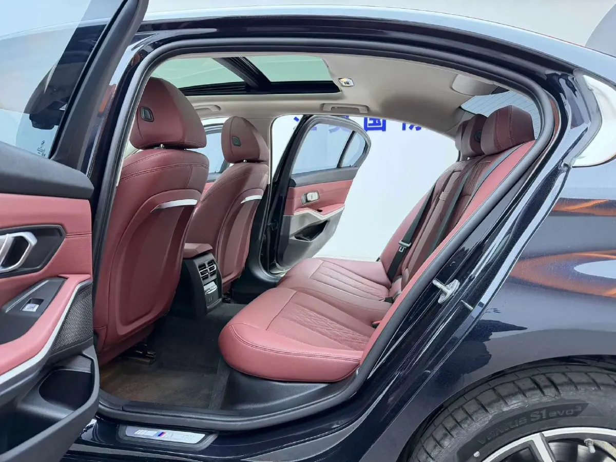 2023 BMW 3 Series 2.0T 156HP L4 8AT,autocango,china used car exporter,china ev exporter,chinese used car exporter,chinese used ev exporter