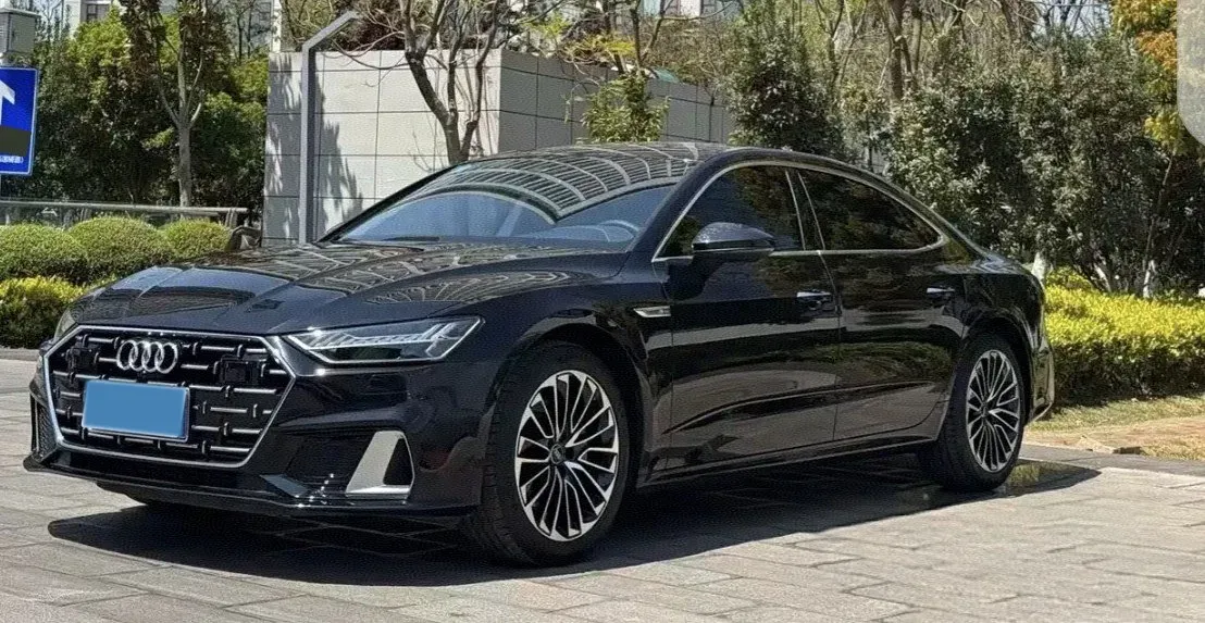 2024 Audi A7L 2.0T 245HP L4 7DCT,autocango,china used car exporter,china ev exporter,chinese used car exporter,chinese used ev exporter